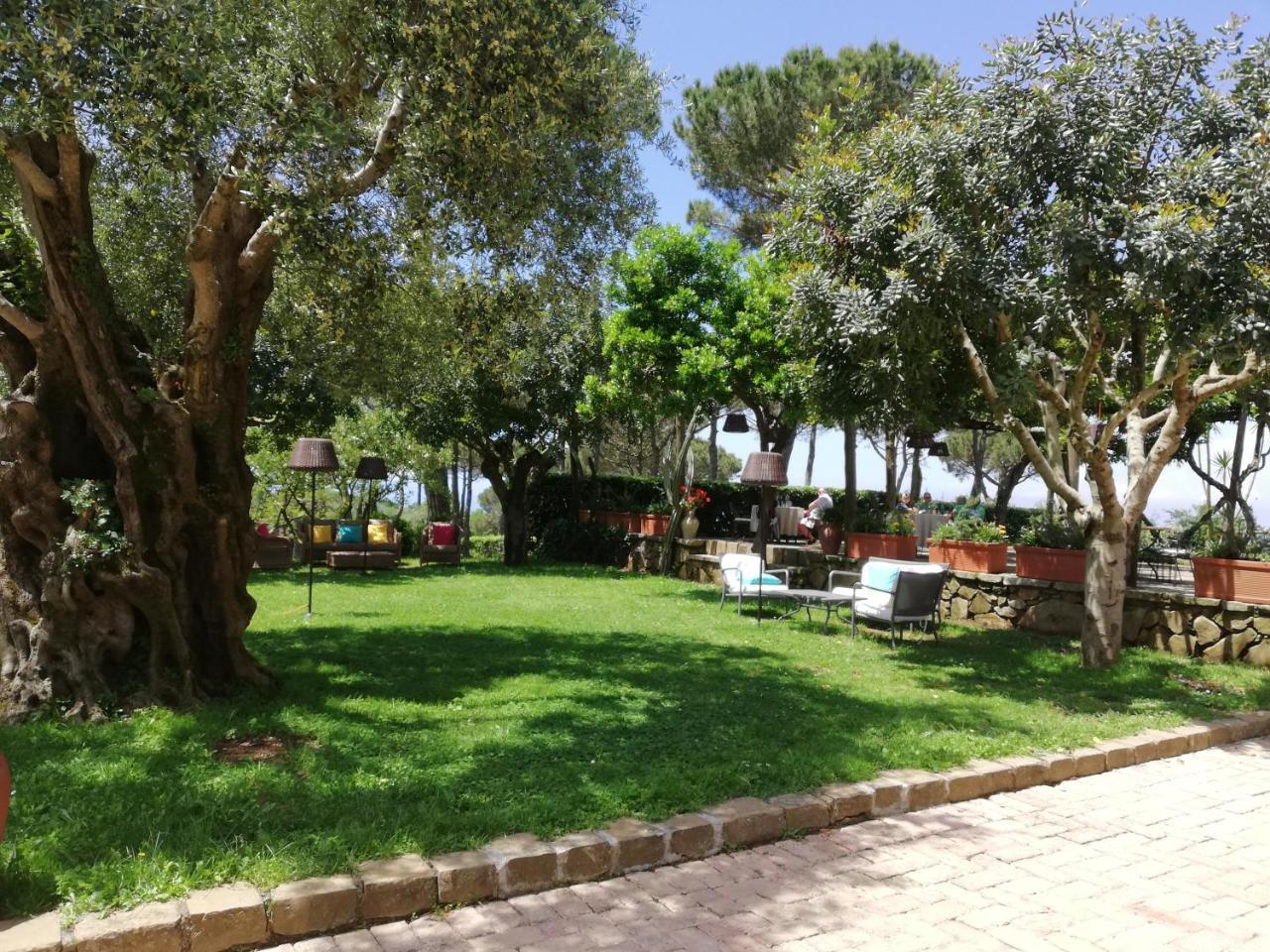 Hotel Oasi Olimpia Relais SantʼAgata sui Due Golfi Exteriér fotografie